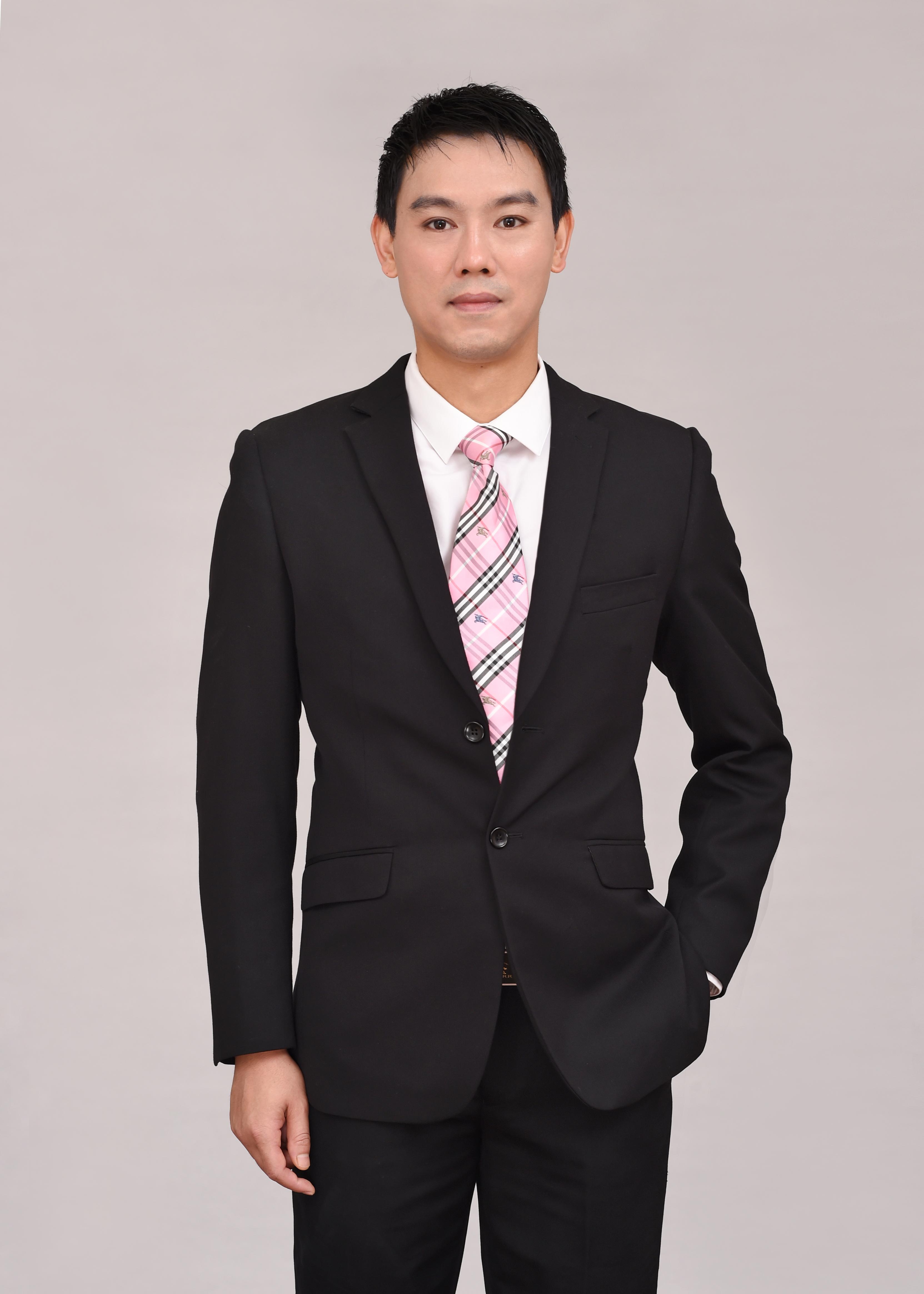 葛方丽 视觉与舞美负责人